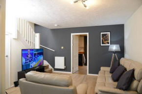 Southampton West With Workspace And Fast Internet
